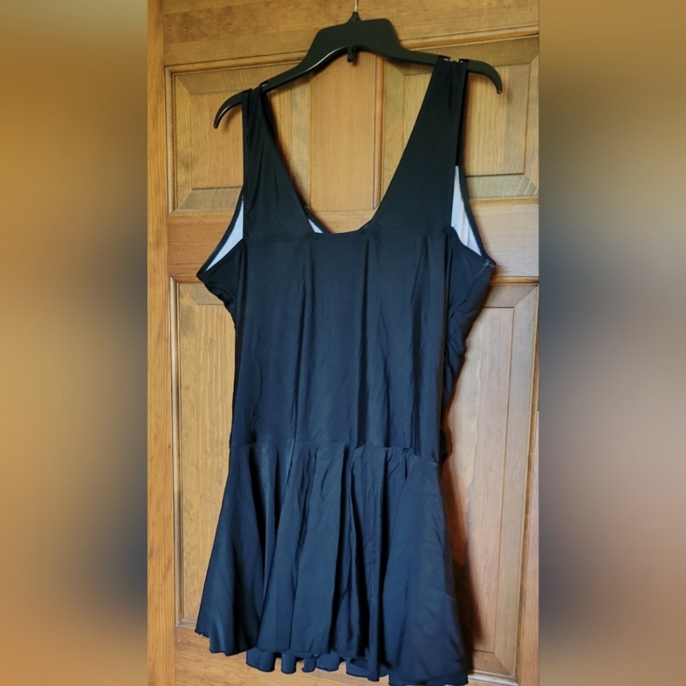 Plus Size 4xl Skirt w Under Shorts Bathing Swimsuit